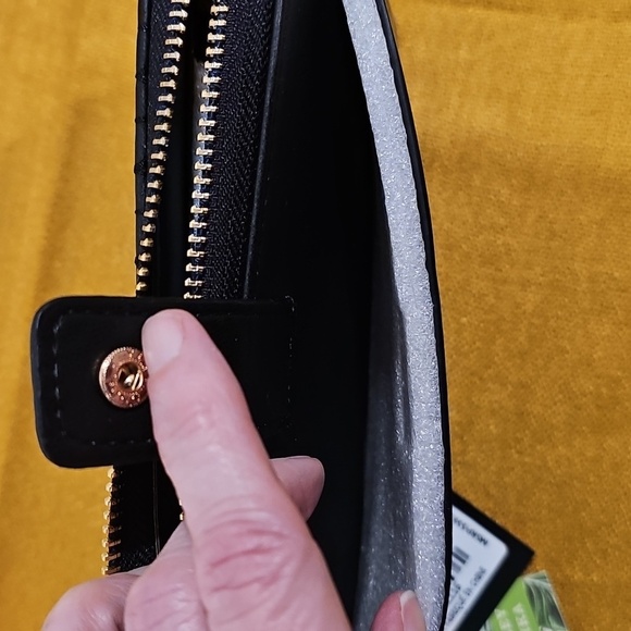 Badgley Mischka Long Wallet with Phone Pocket & Wristlet - NWT MSRP $59 - Picture 6 of 8